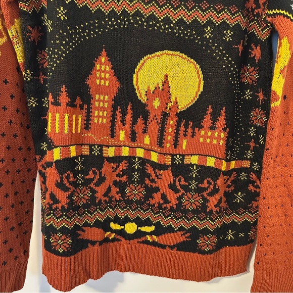 Harry Potter Gryffindor Pullover Knit Sweater Size Large Women’s - Picture 2 of 11